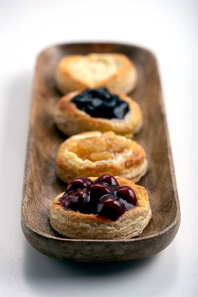 @-81-w Puff Pastry, Cream Cheese & Fruit Danish