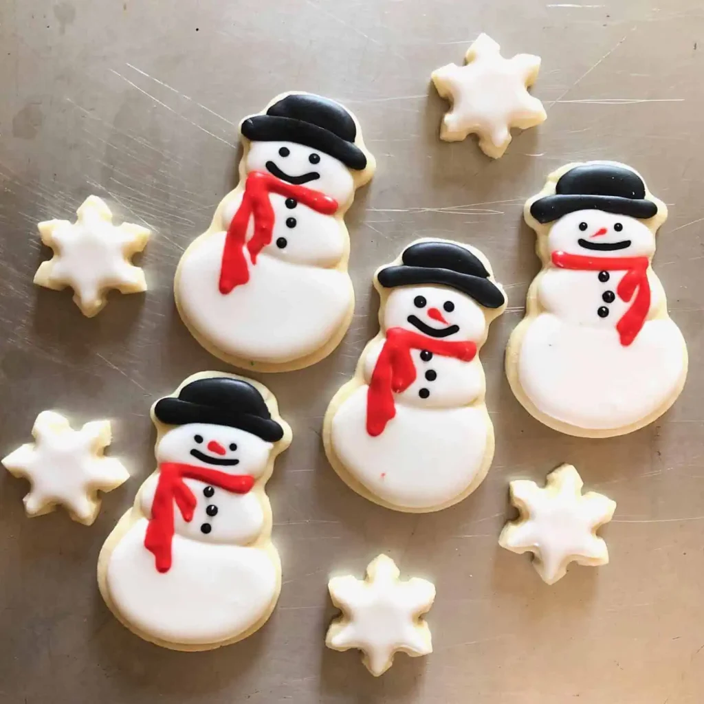 Sugar Cookies and Royal Icing_1080 Cute snowman sugar cookies decorated with royal icing