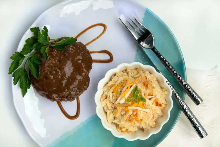 A generous serving of Salisbury steak
